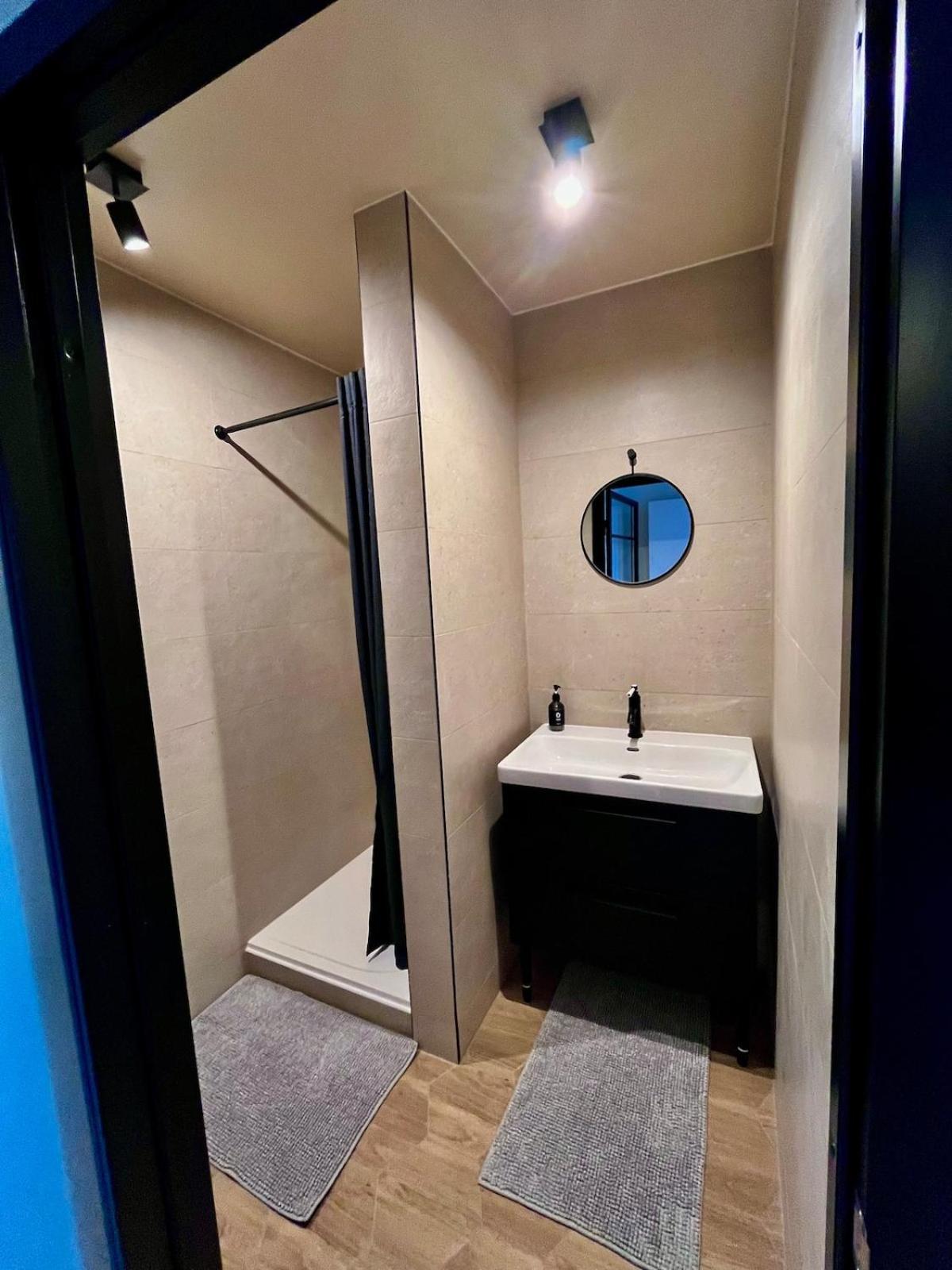 Man Cave Villa Le Mans Bagian luar foto